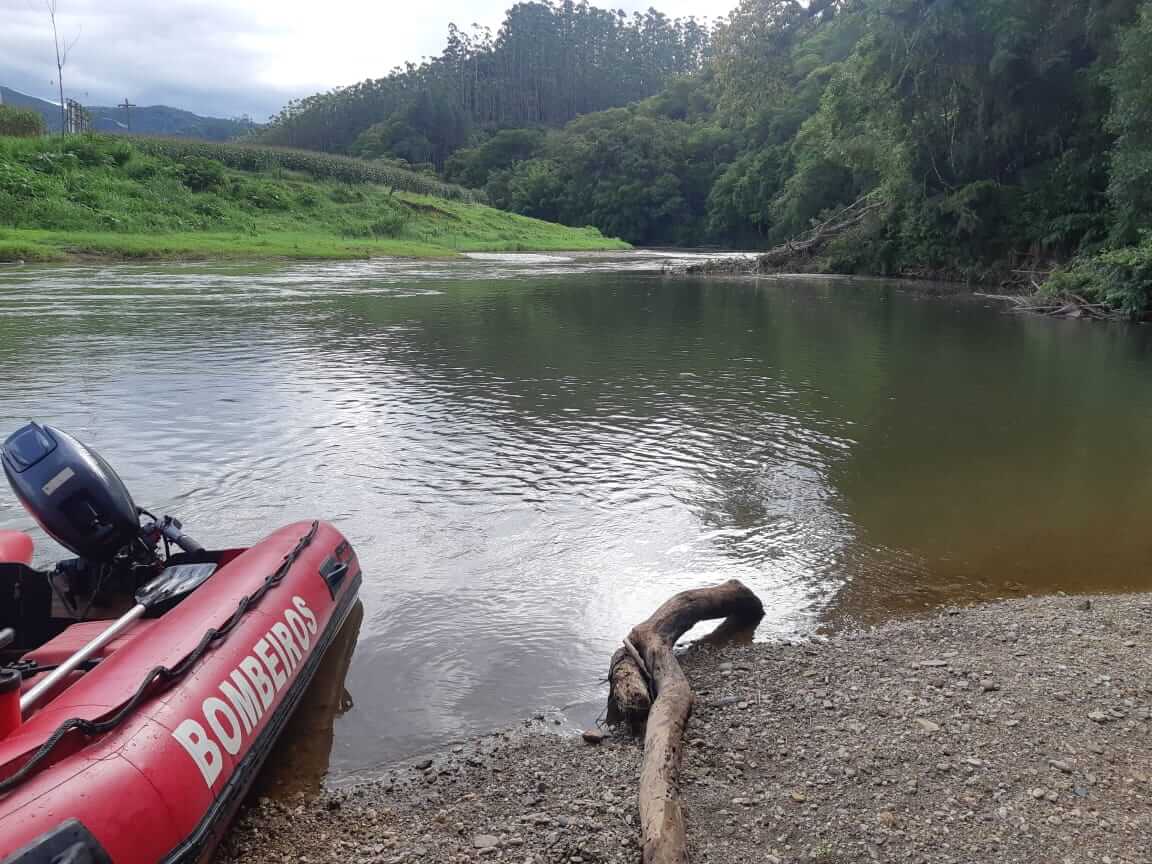 Corpo de idosa estava no Rio Itajaí-Mirim