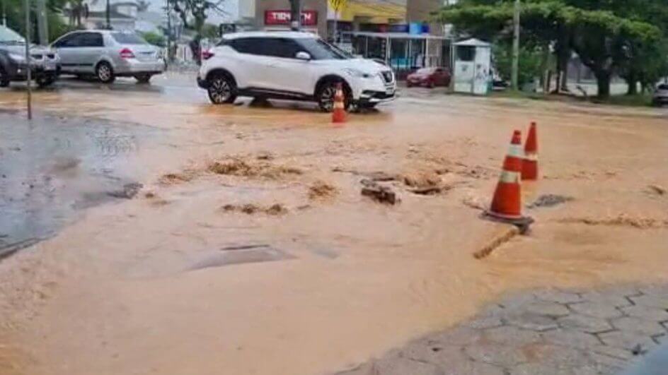 córrego.grande.chuva.lamaçal