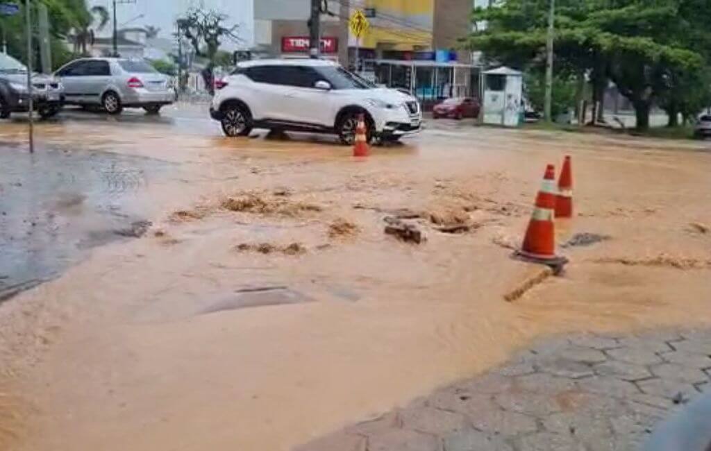 córrego.grande.chuva.lamaçal