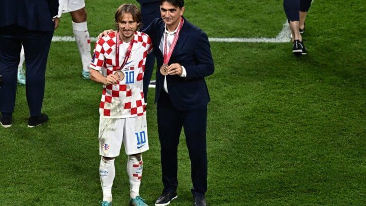 Dalic comemora conquista do terceiro lugar ao lado de Modric