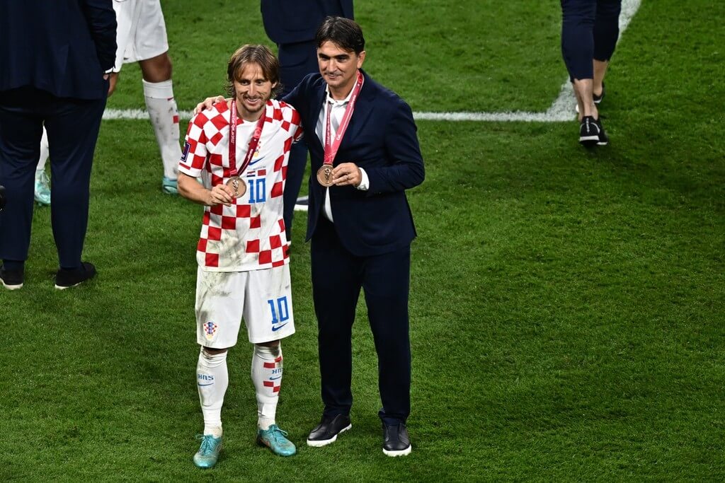 Dalic comemora conquista do terceiro lugar ao lado de Modric