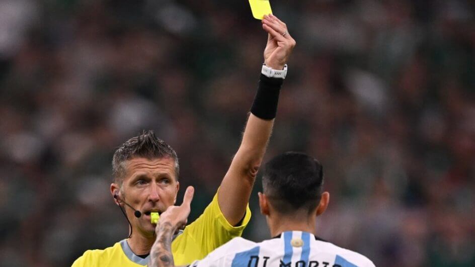 Daniele Orsato apitando Argentina x México