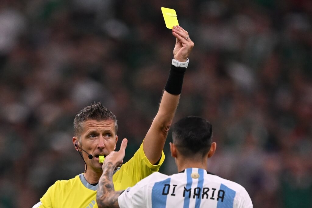 Daniele Orsato apitando Argentina x México