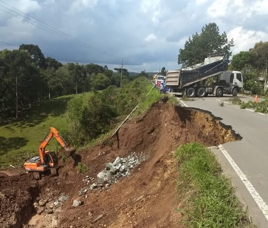 Desmoronamento-Serra-Dona_Francisca