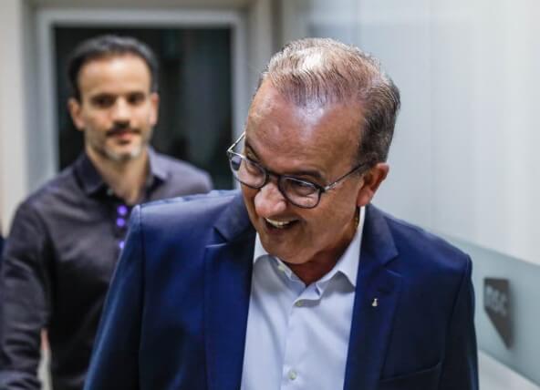 Filipe Mello, ao fundo, com Jorginho Mello