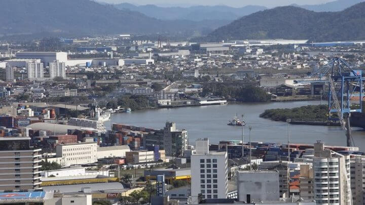 Rio Itajaí-Açu, em Itajaí