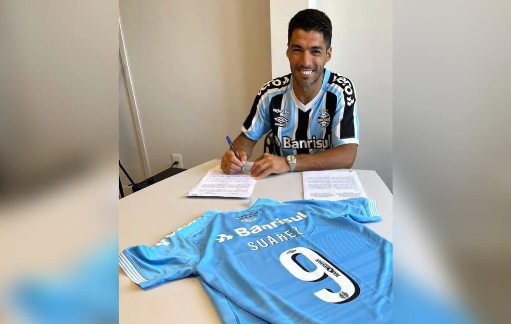 Luís Suarez assinou com o time gaúcho por dois anos