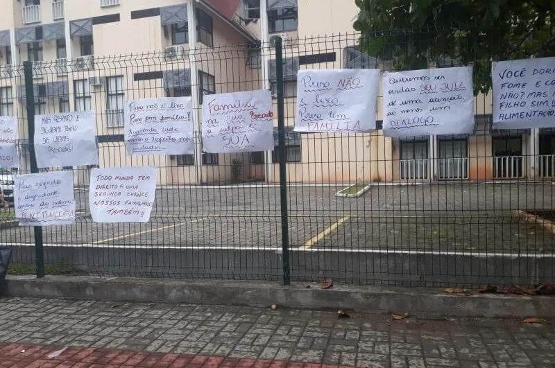 Denúncias partiram de familiares de detentos em manifestação em frente ao Fórum