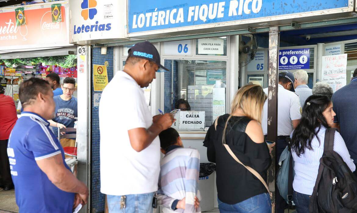 Apostas para Mega-Sena (Antonio Cruz, Agência Brasil)