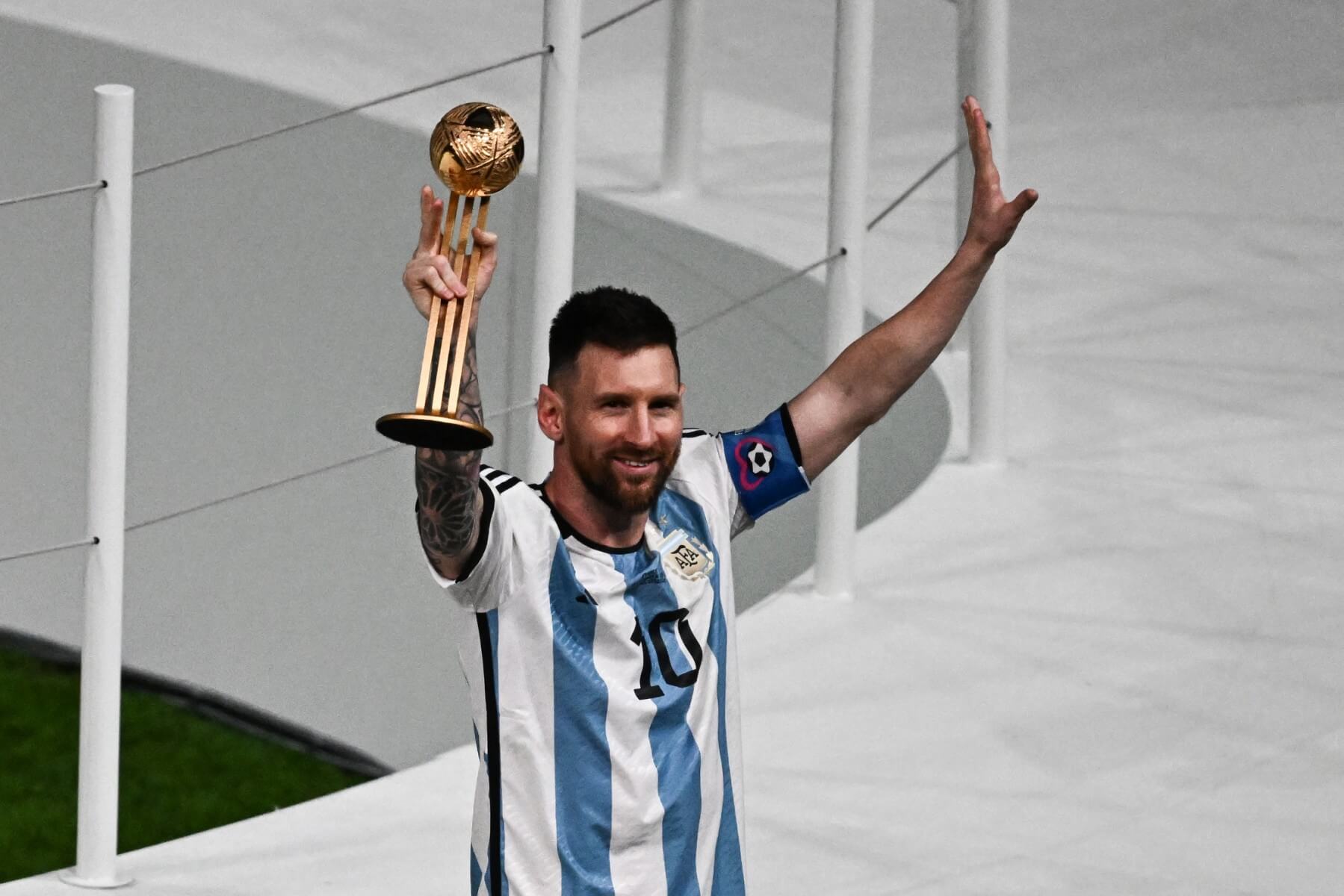 Messi é eleito o melhor jogador da Copa no Catar