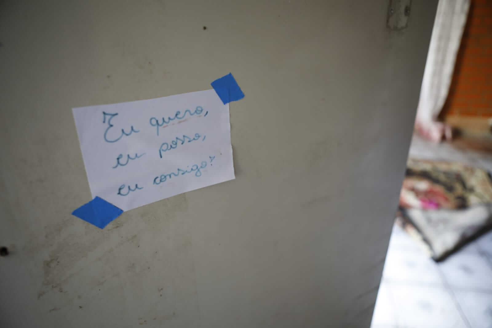 Bilhete encontrado na geladeira da casa da vítima