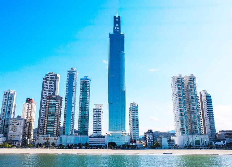 Edifício One Tower, em Balneário Camboriú