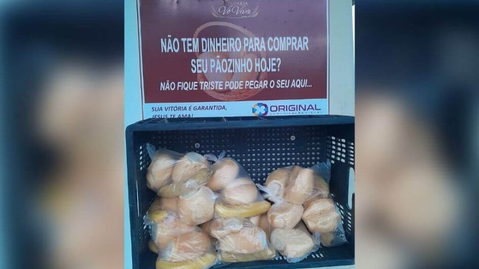 Padaria oferece pães de graça em Camboriú