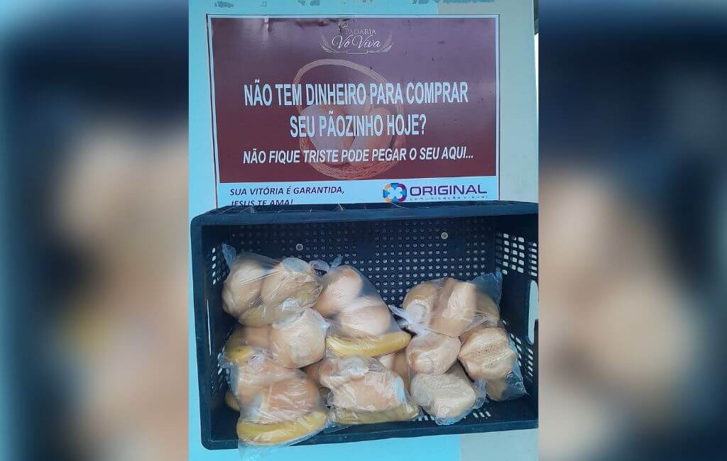 Padaria oferece pães de graça em Camboriú