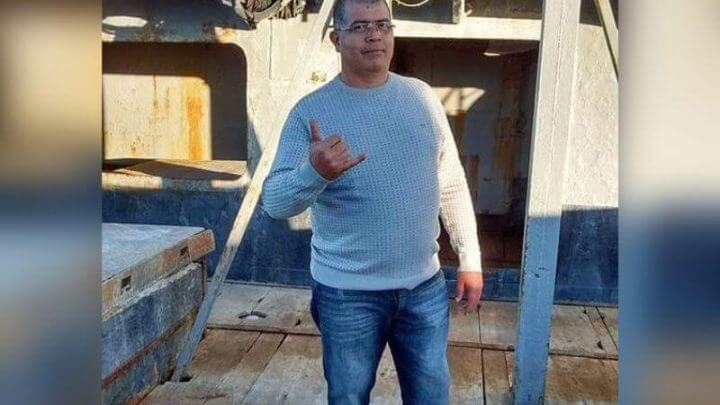 Pescador tinha 52 anos e morreu no local