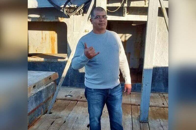 Pescador tinha 52 anos e morreu no local
