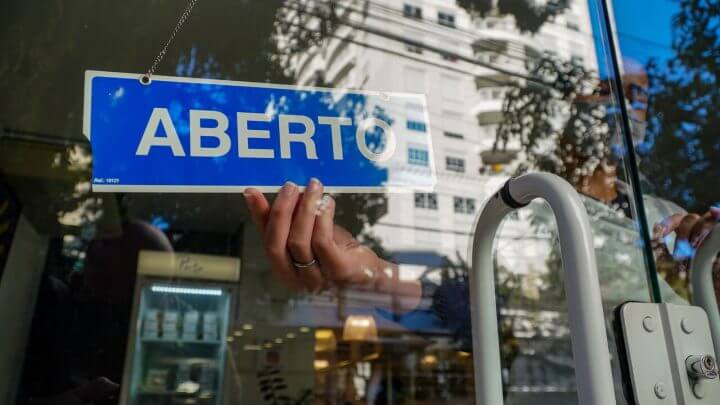 Placa de comércio aberto