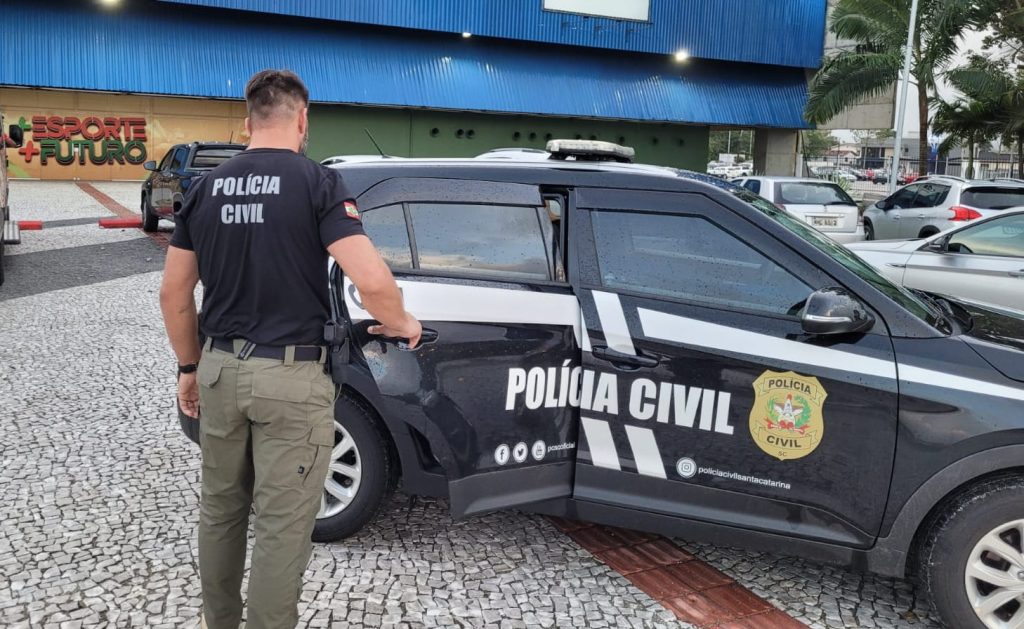 Professor foi preso no sábado (26) em Criciúma