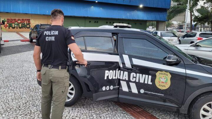 Professor foi preso no sábado (26) em Criciúma