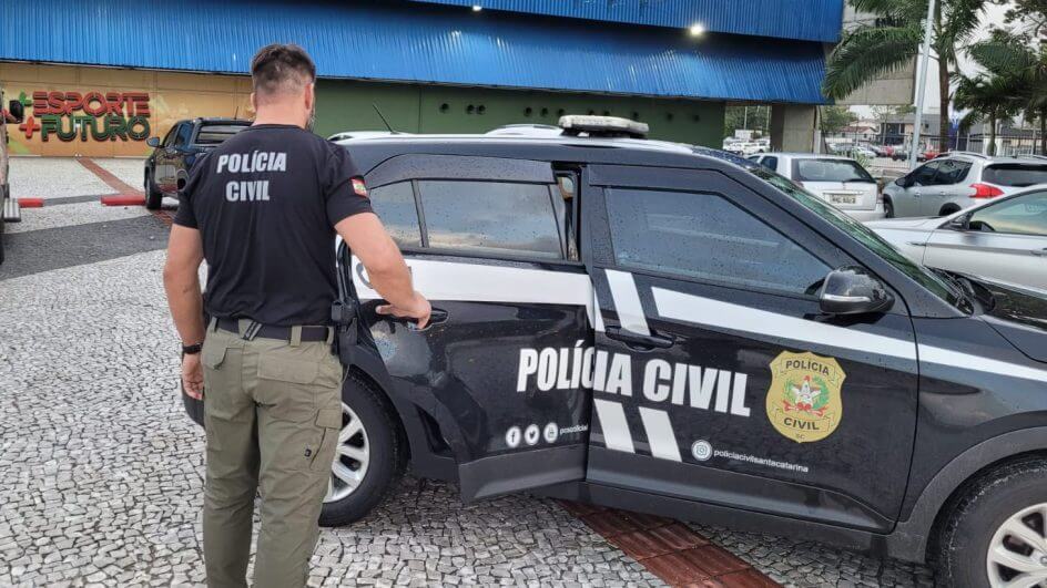 Professor foi preso no sábado (26) em Criciúma