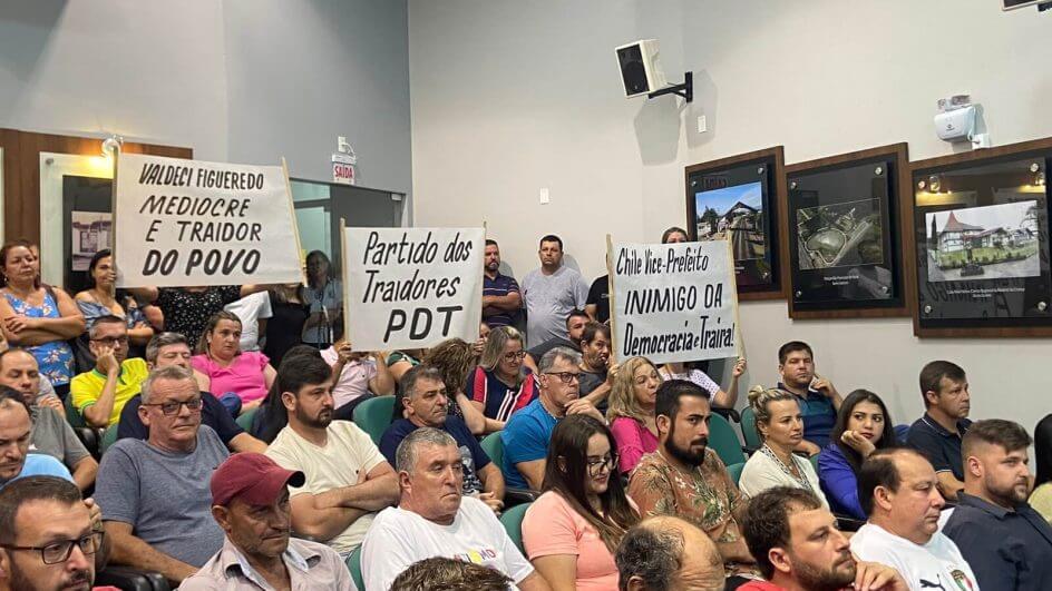 Galeria lotada na acirrada eleição da Câmara de Forquilhinha