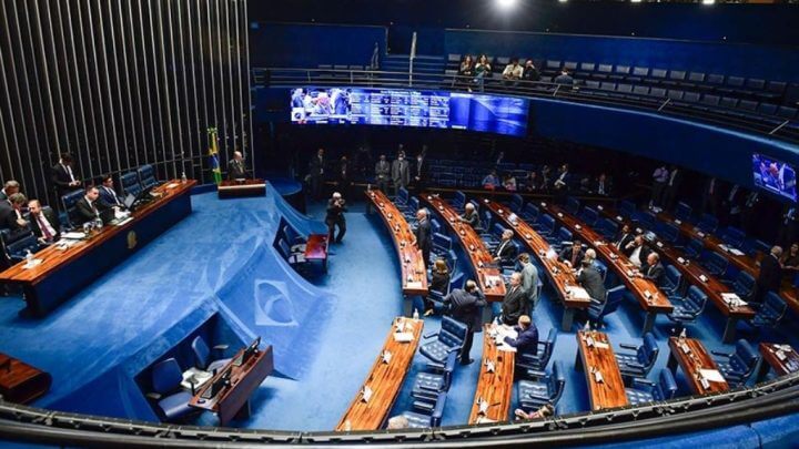Para ser aprovada, PEC precisa ter 49 votos favoráveis