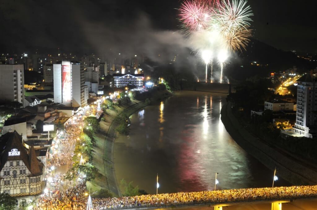 show fogos ano novo blumenau