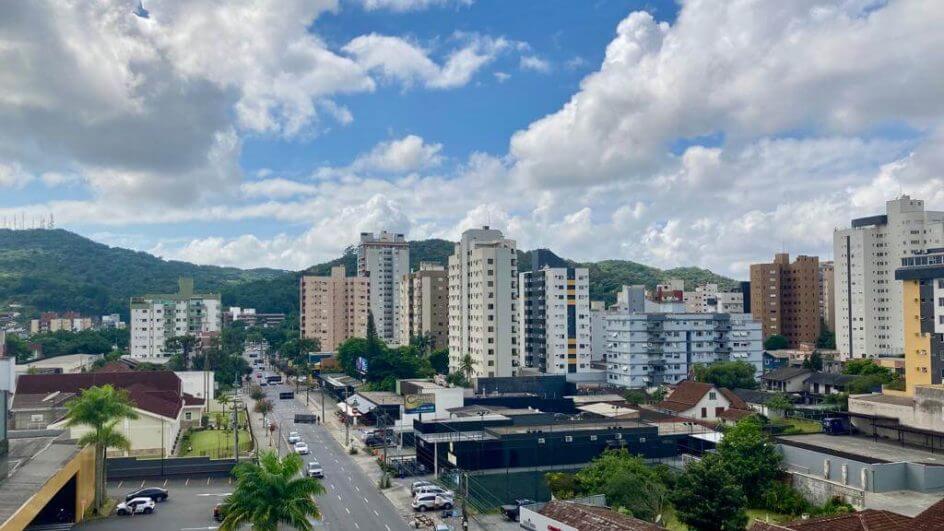 Tempo ensolarado na região central de Joinville