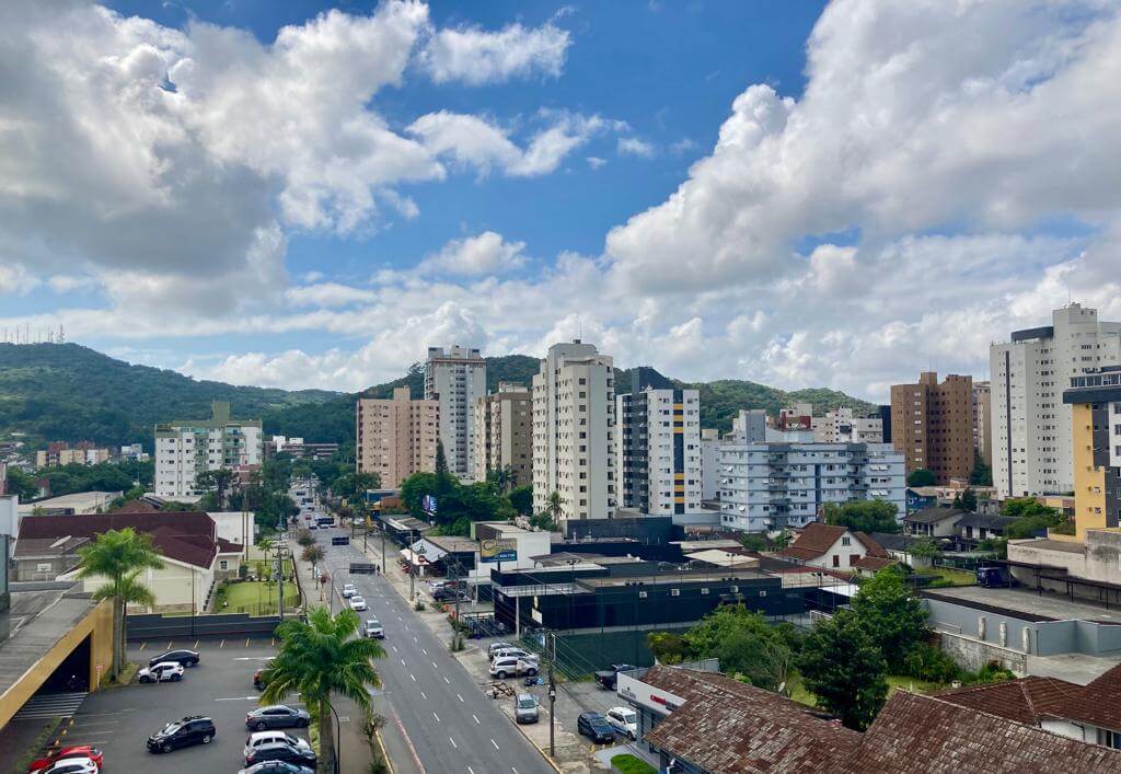 Tempo ensolarado na região central de Joinville