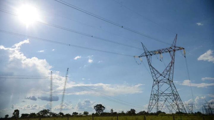 torres-energia_linha de transmissao-energia