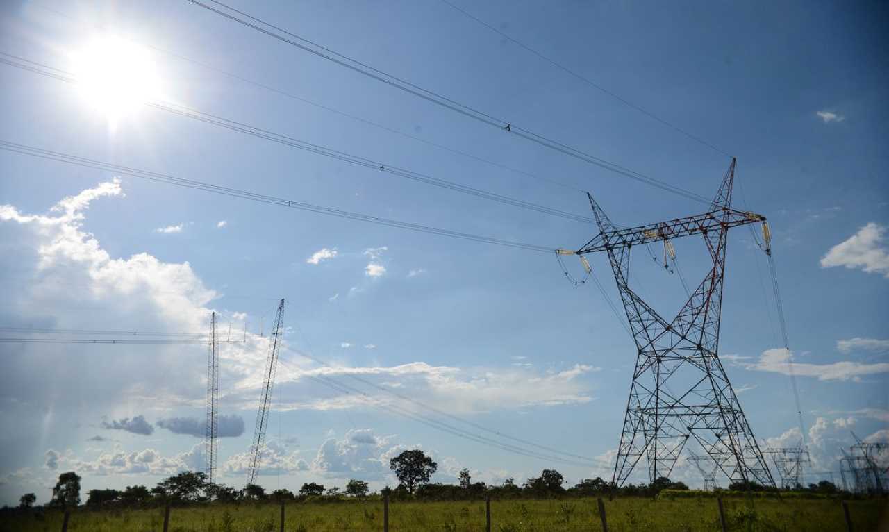 torres-energia_linha de transmissao-energia