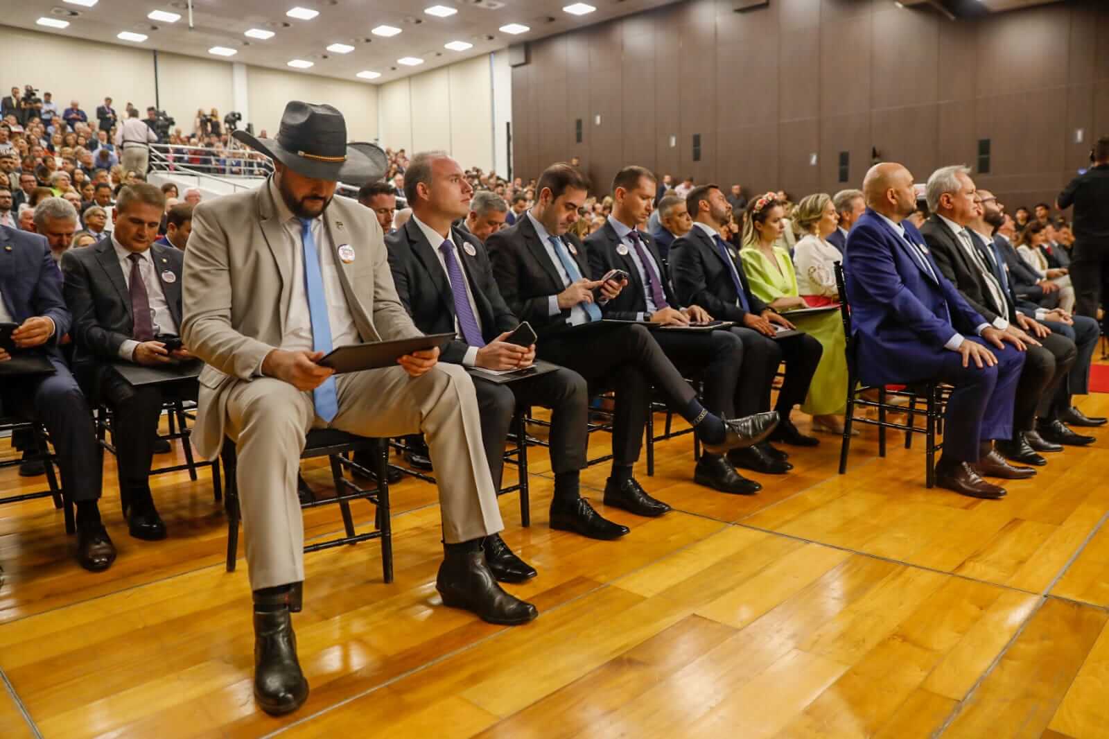zé trovão em cerimônia de diplomação