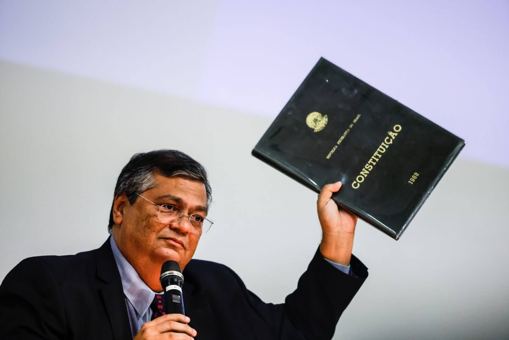 Constituição federal devolvida Flavio Dino