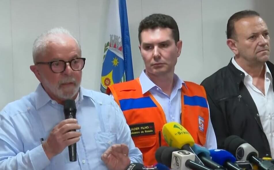 Lula decreta intervenção no DF