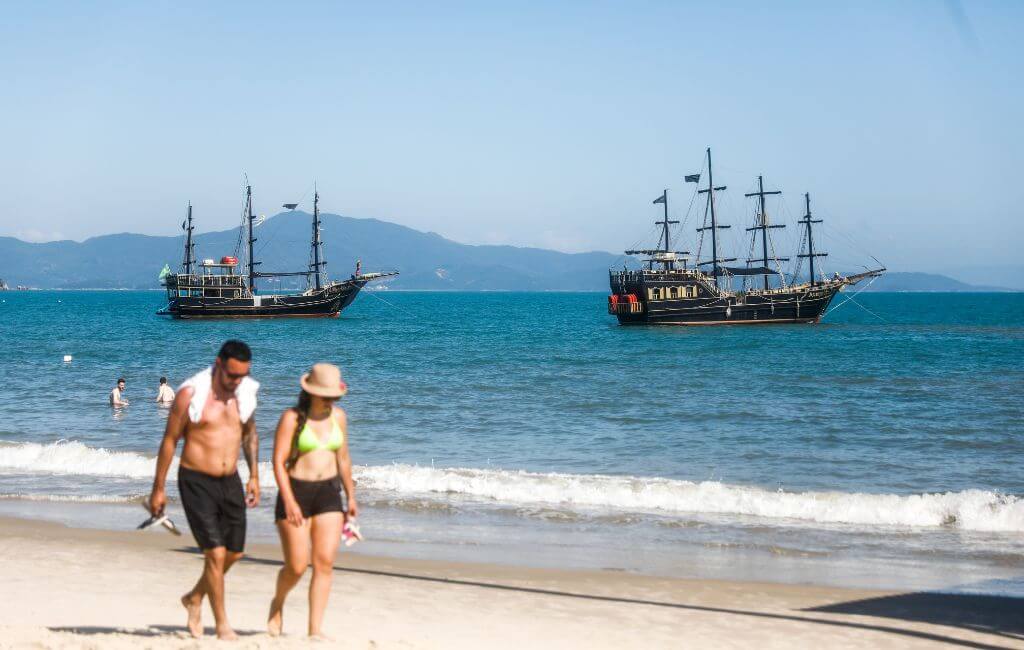 Tempo quente e praia