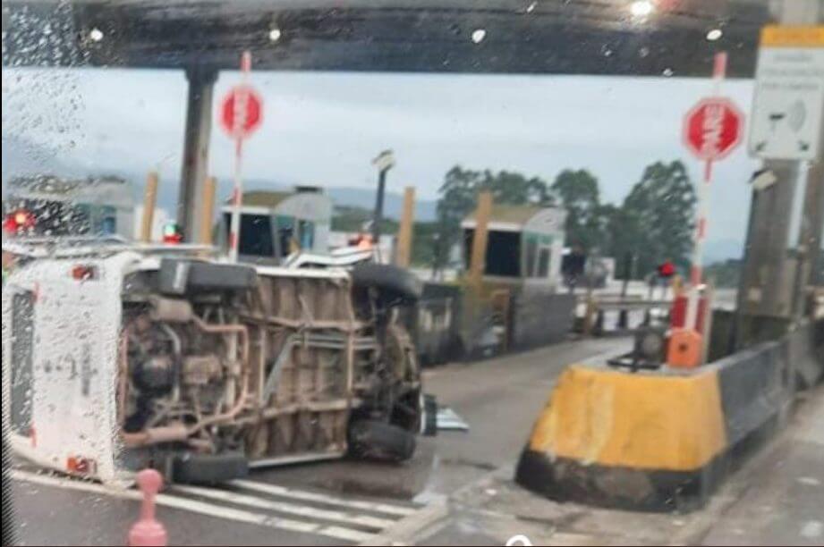 Acidente ocorreu na manhã desta quarta