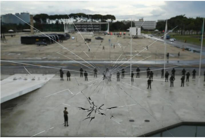 Atos ocorreram em 8 de janeiro