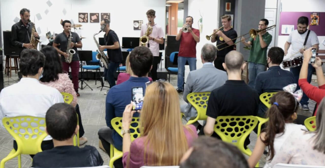 Casa da Cultura tem cursos de música, artes, ballet e teatro