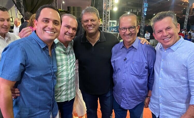 Jorginho com Tarcisio, Mauro Mendes e Wellington Fagundes