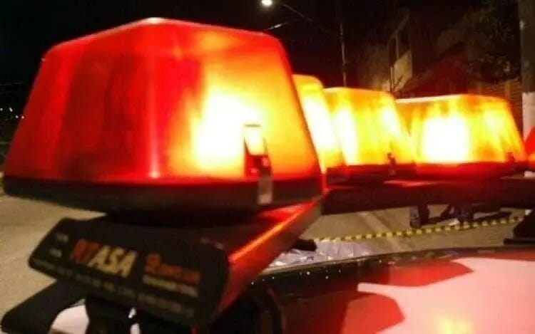 Homem, que não teve a idade divulgada, tinha relacionamento com adolescente de 15 anos
