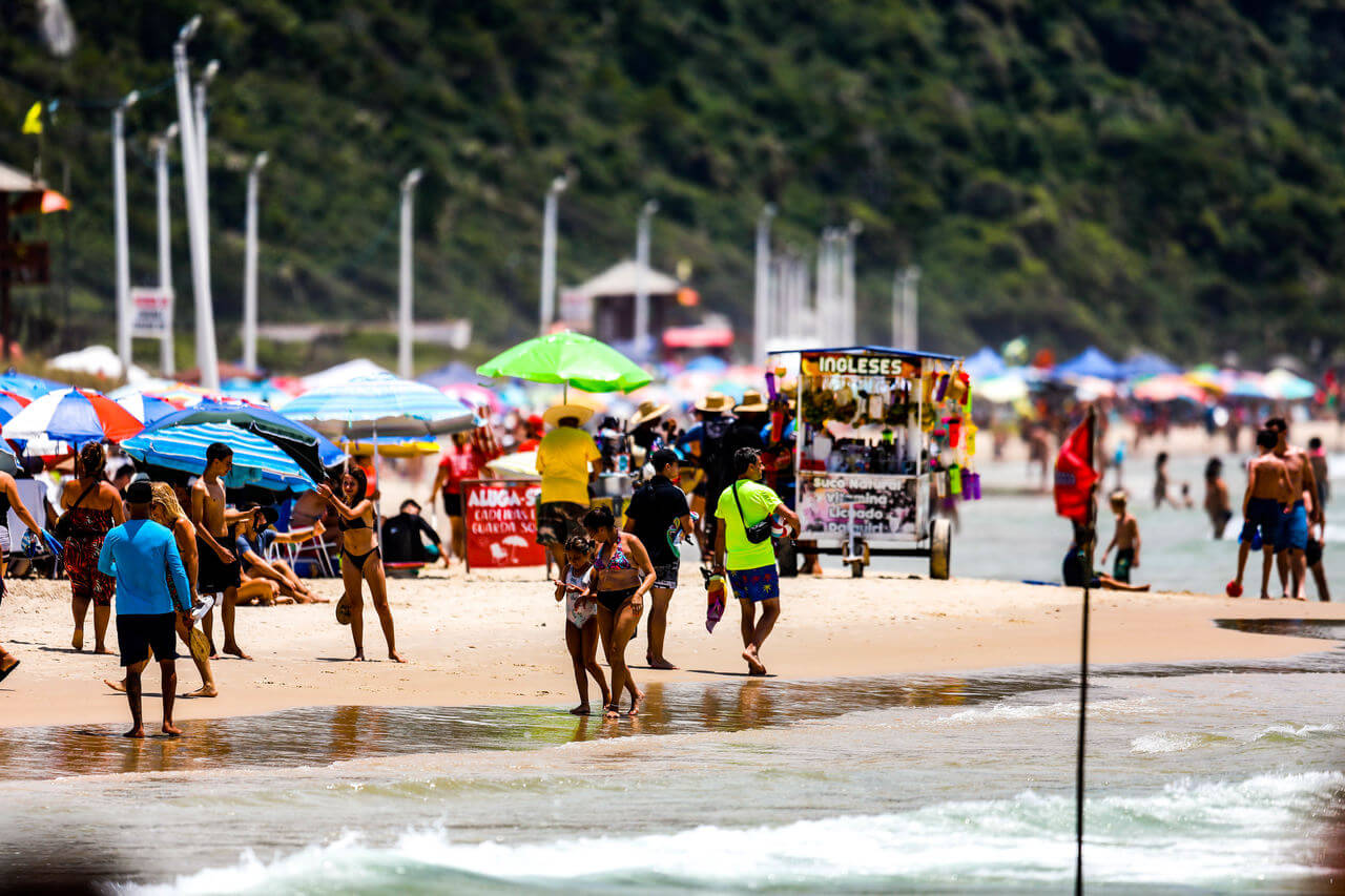 Praia dos Ingleses (Tiago Ghizoni, NSC Total)