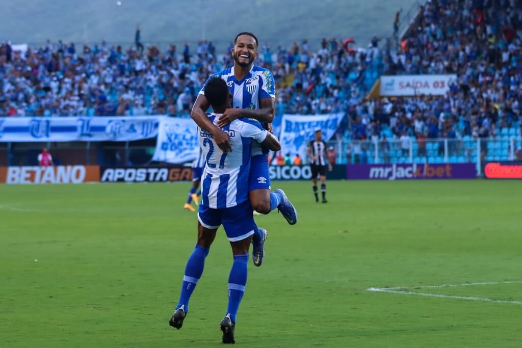 Vitória coloca Avaí na terceira colocação do Catarinense