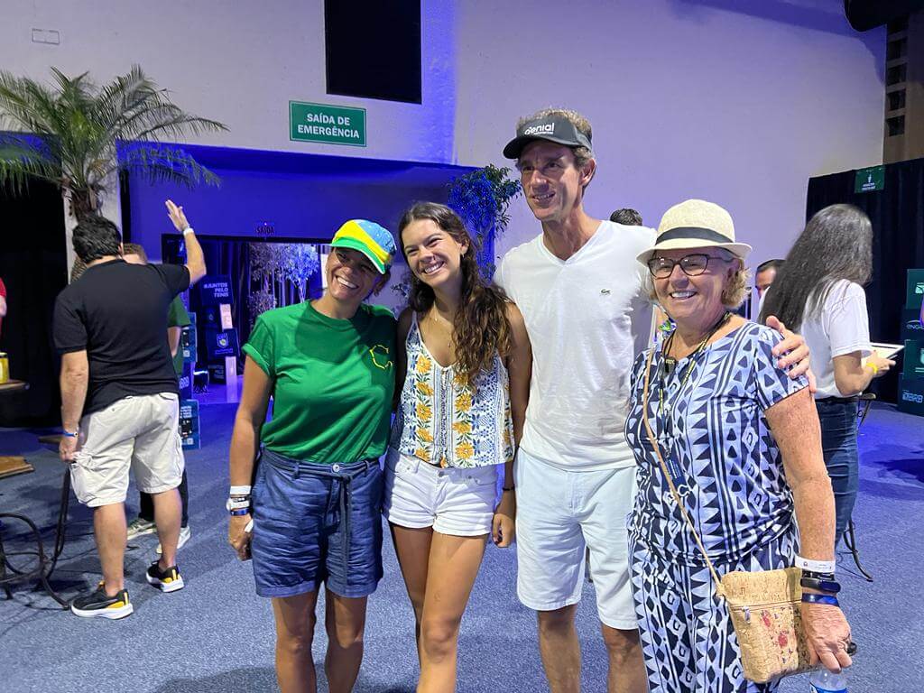 Família Kuerten reunida! Letícia, Larissa, Rafael e Dona Alice