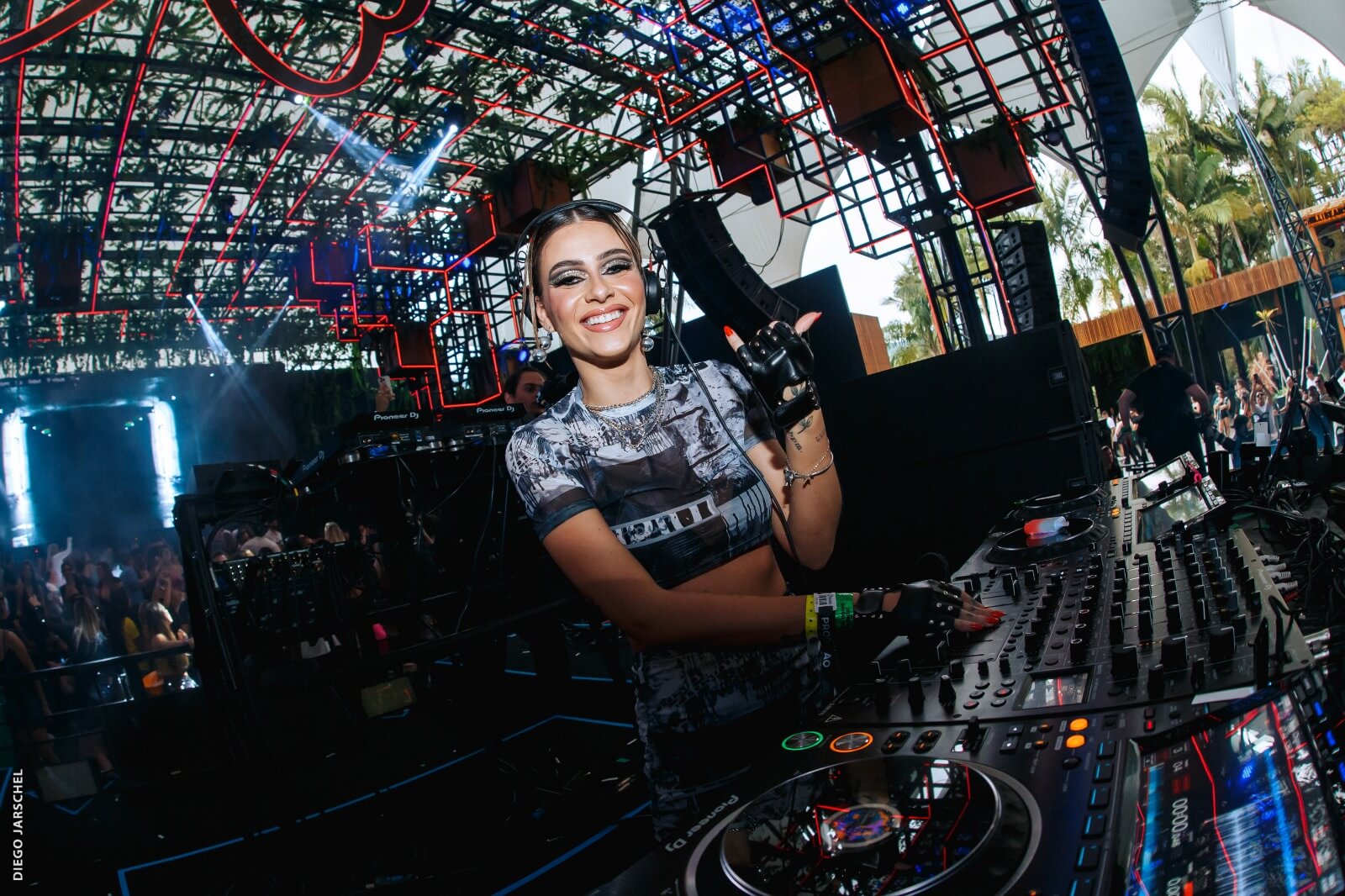 Lollapalooza terá uma DJ mulher de SC