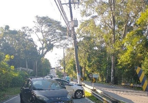 Três pessoas ficaram feridas no acidente