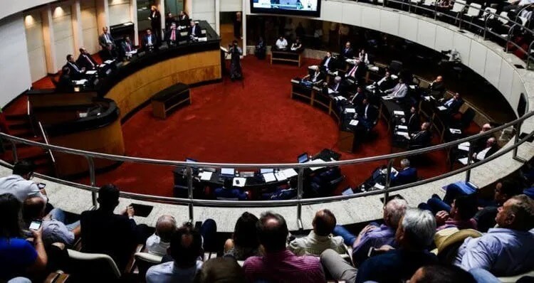Eleição ocorre nesta quarta-feira (1º) com a volta do legislativo