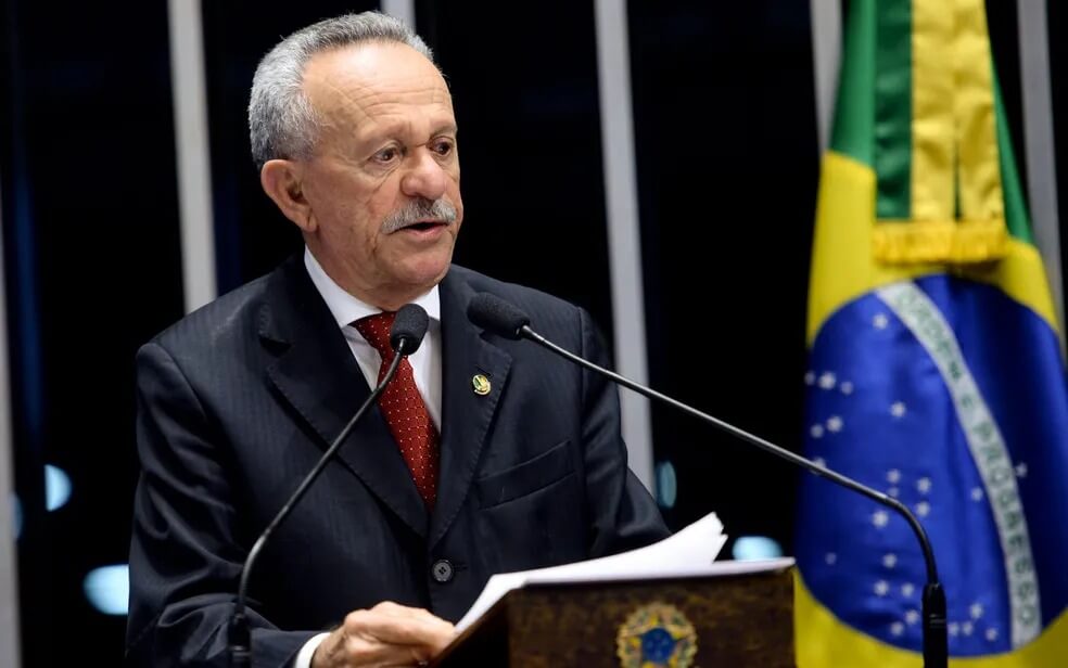 Benito de Lira foi socorrido após desmaio durante sessão