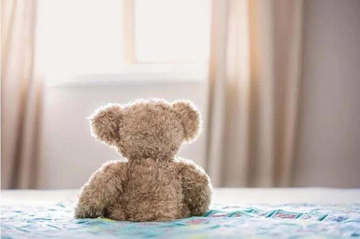 Mãe da vítima, que também está grávida, foi esfaqueada por um dos suspeitos