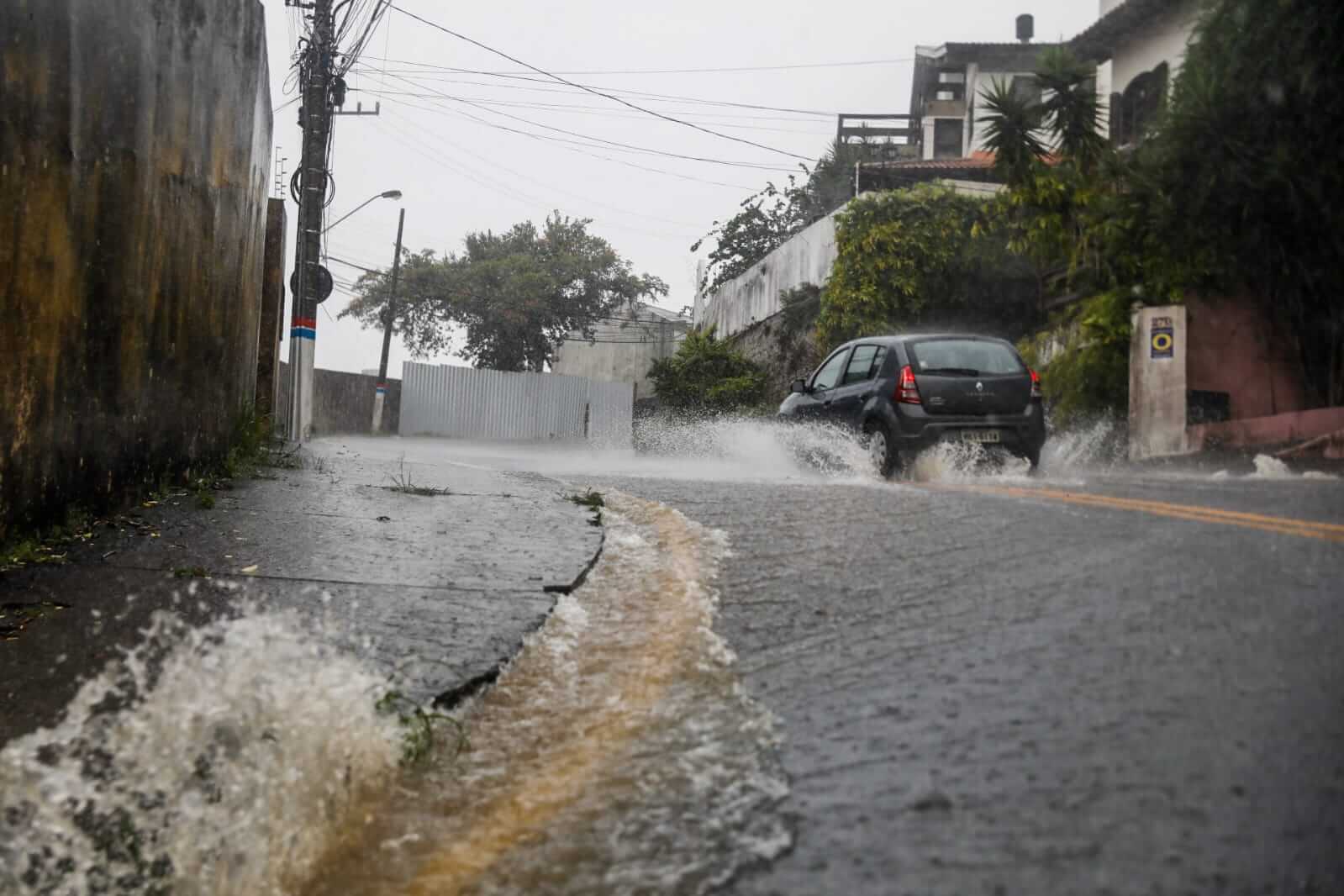 Chuva pode trazer risco de alagamento