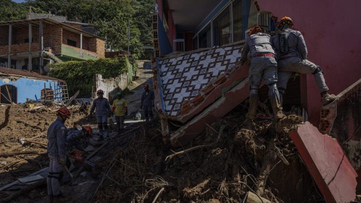 Buscam por desaparecidos seguem na região